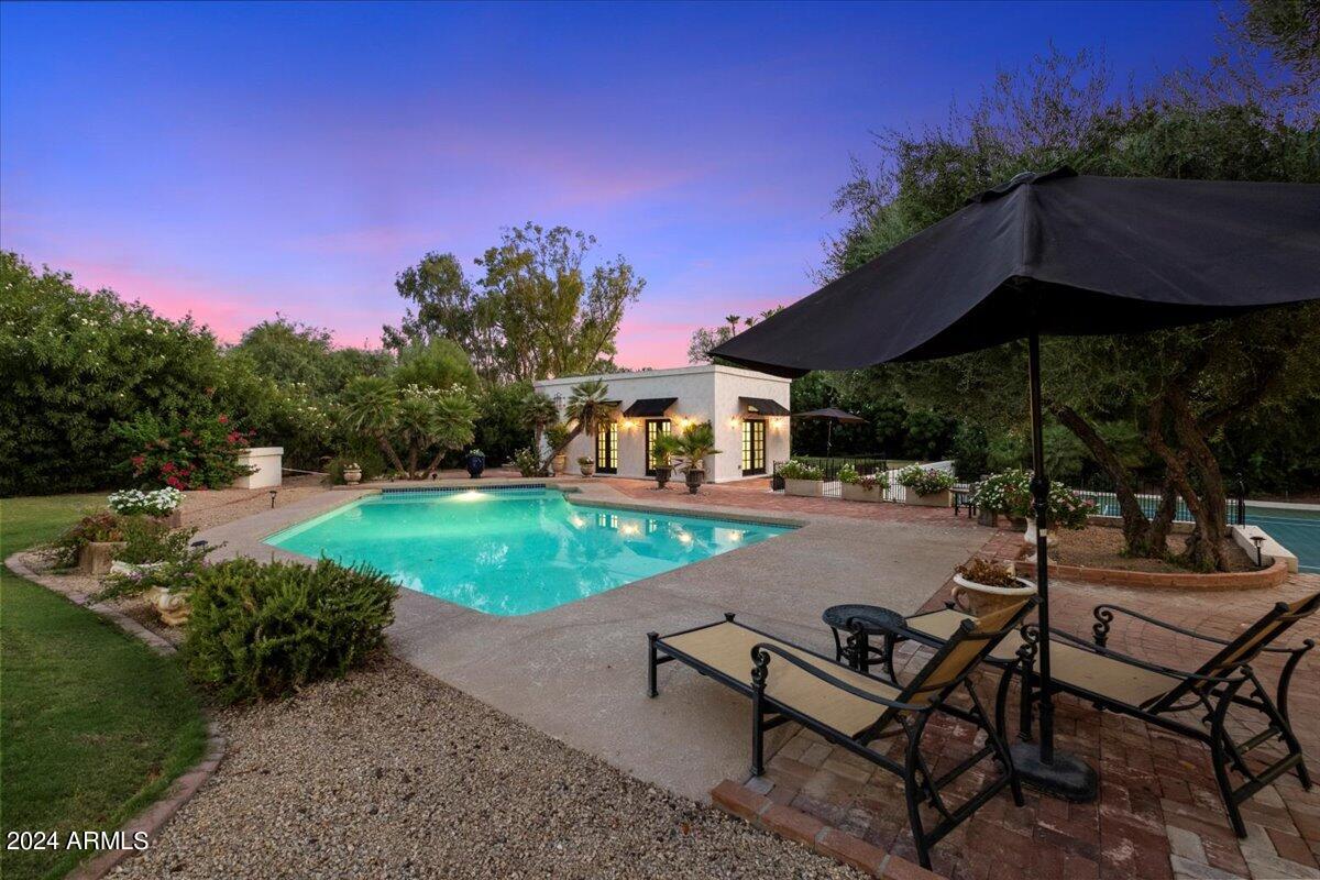 8712 North 68th Street Paradise Valley, AZ 85253 - Photo 37 of 44 Sparkling Pool