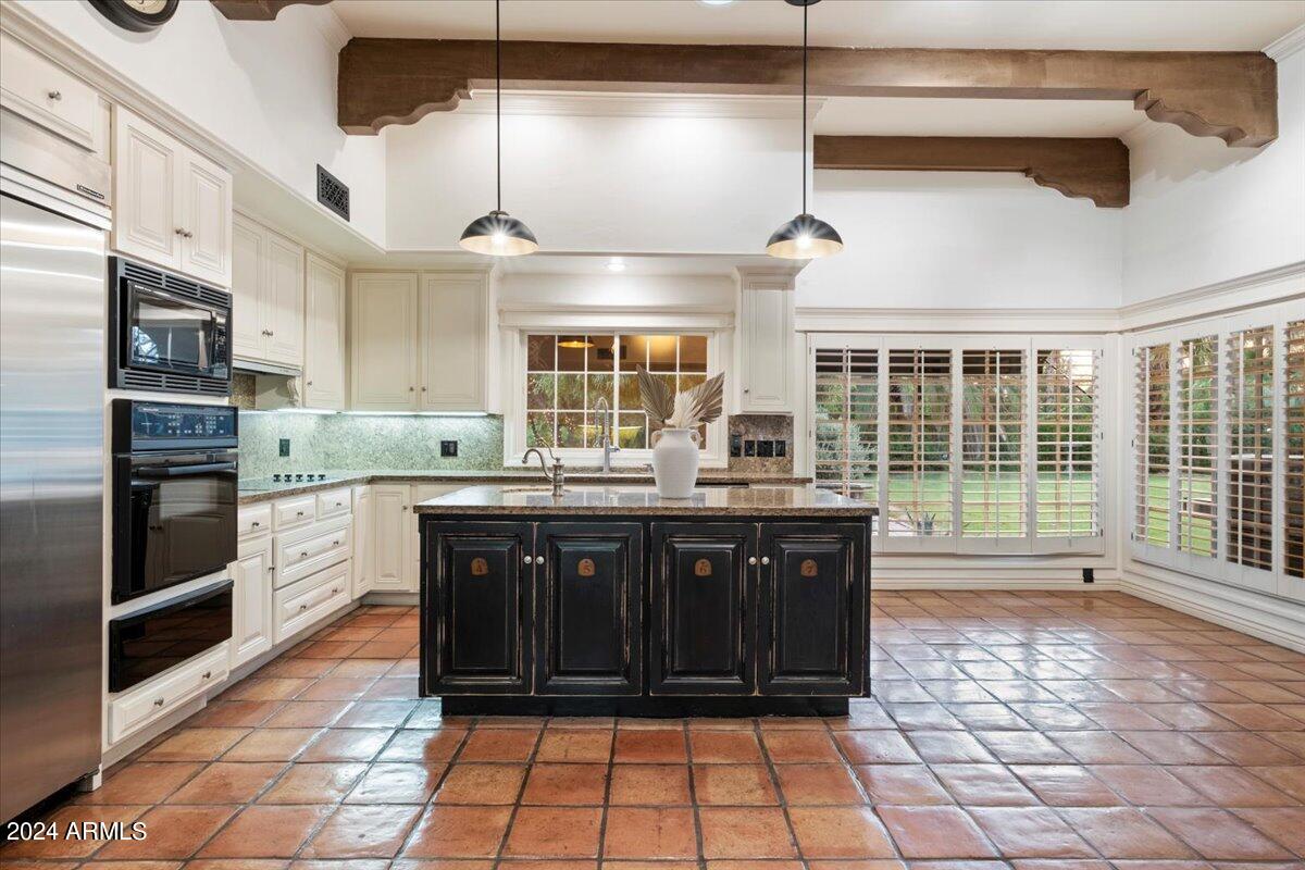 8712 North 68th Street Paradise Valley, AZ 85253 - Photo 9 of 44 Spacious Kitchen