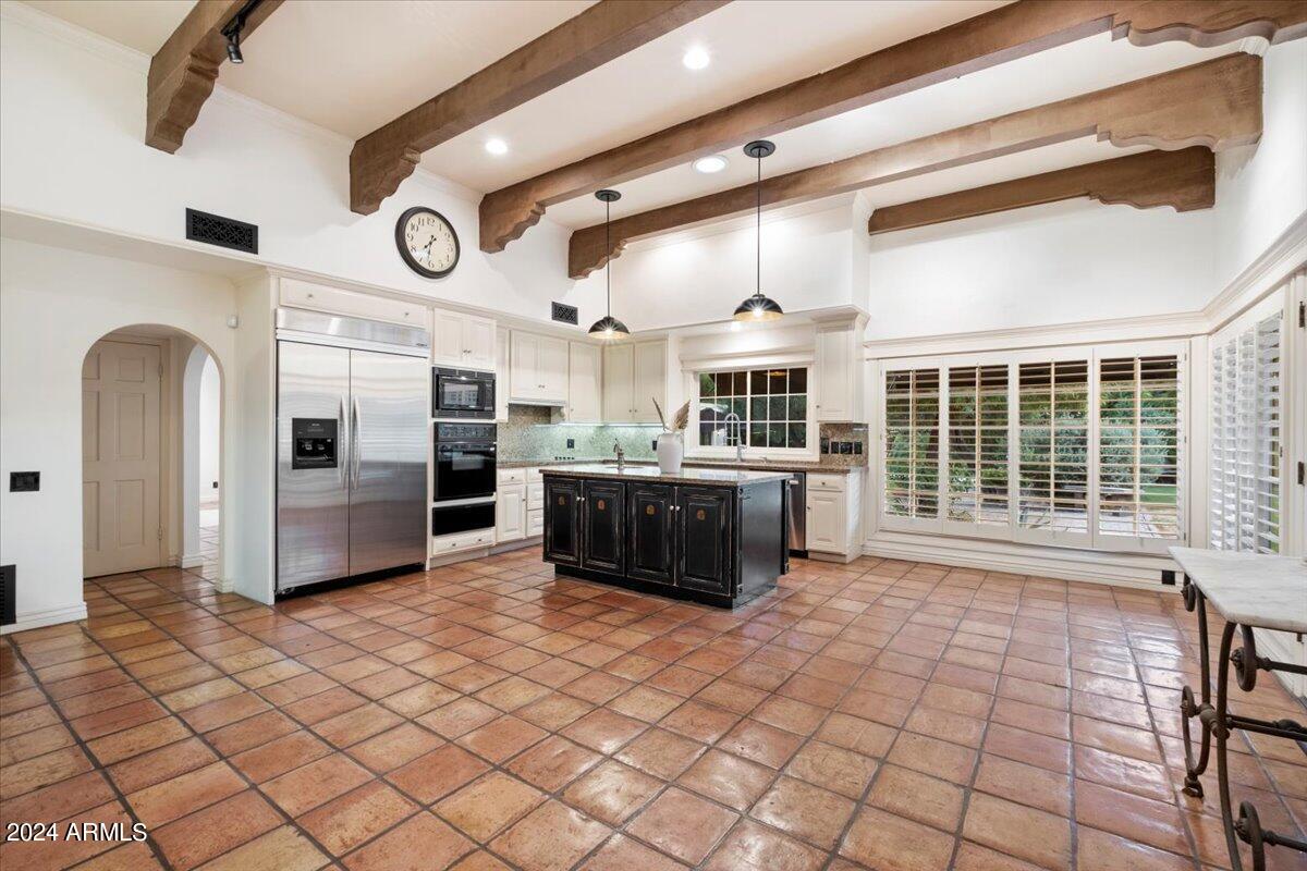 8712 North 68th Street Paradise Valley, AZ 85253 - Photo 10 of 44 Beautiful Tile Throughout