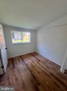 a view of empty room with window