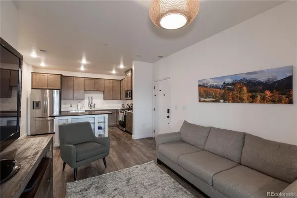 $2,400 | 9962 West Victoria Place, Unit 106, Littleton, CO 80127