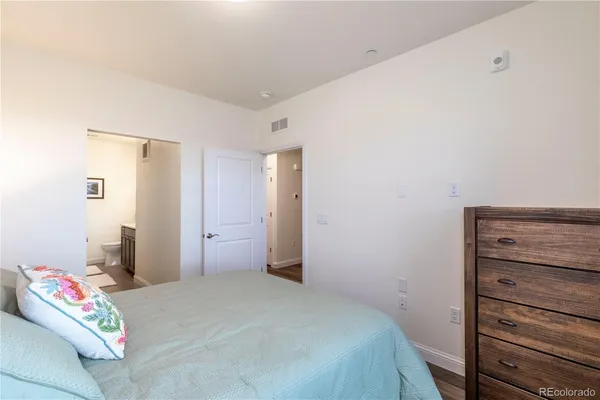 $2,400 | 9962 West Victoria Place, Unit 106, Littleton, CO 80127