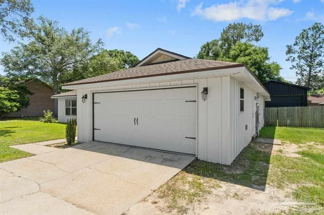 $2,200 | 2121 Oakstream Avenue, Pensacola, FL 32526