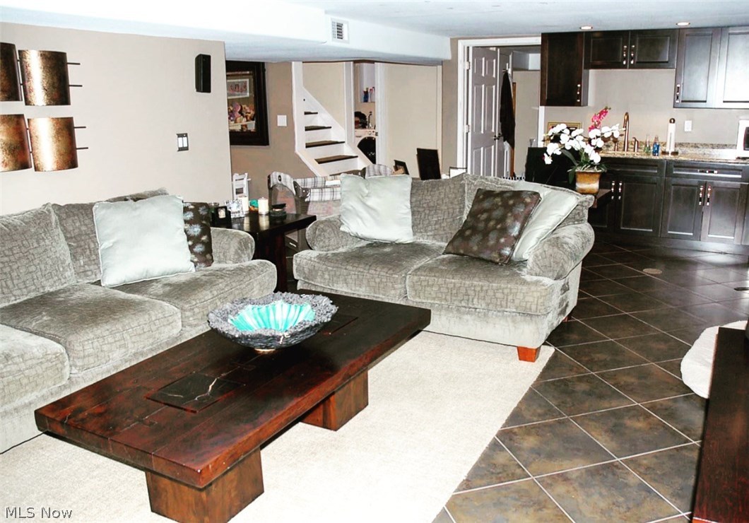 442 North Road Southeast Warren, OH 44484 - Photo 4 of 5 Gallery Image 4