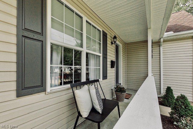 5232 Edenhurst Road Cleveland, OH 44124 - Photo 2 of 30