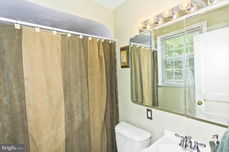 307 Mansfield Road Silver Spring, MD 20910 - Photo 18 of 30 Bath #1