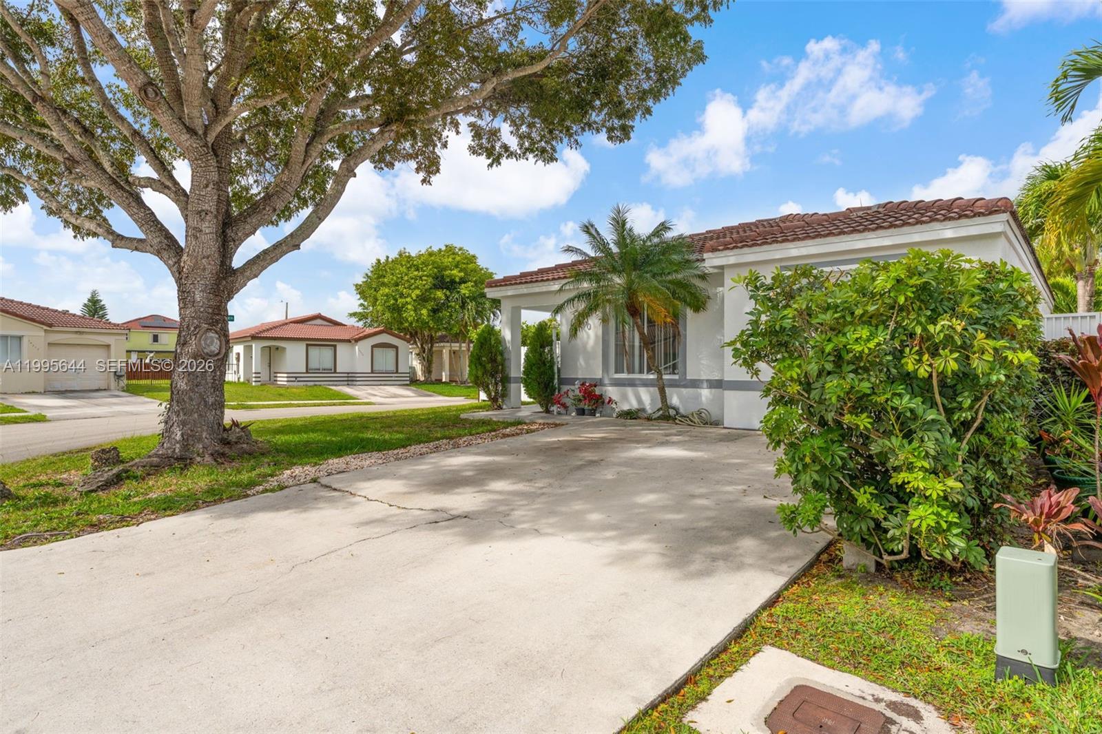 17570 Southwest 142nd Court Miami, FL 33177 - Photo 2 of 26