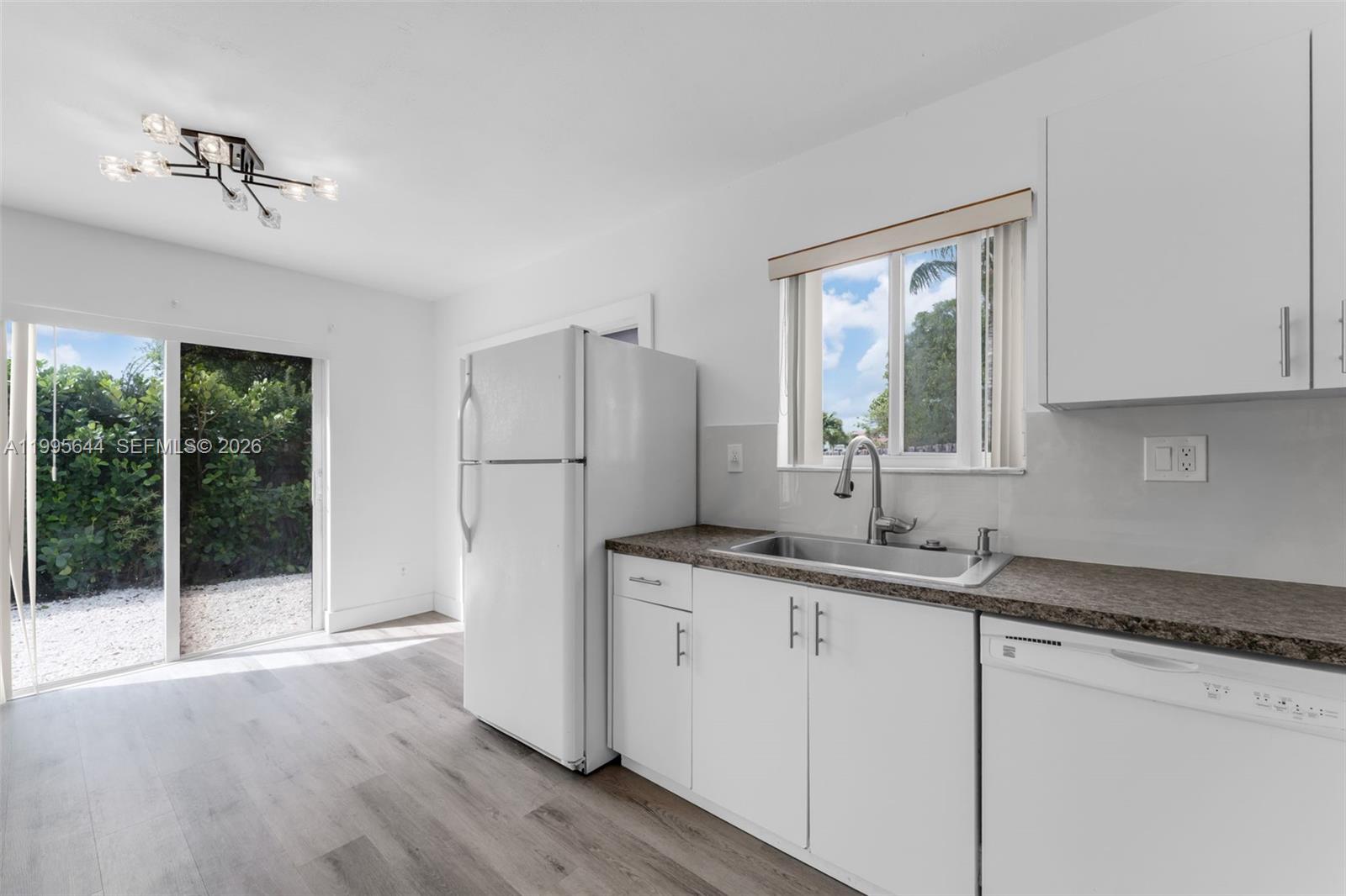 17570 Southwest 142nd Court Miami, FL 33177 - Photo 8 of 26