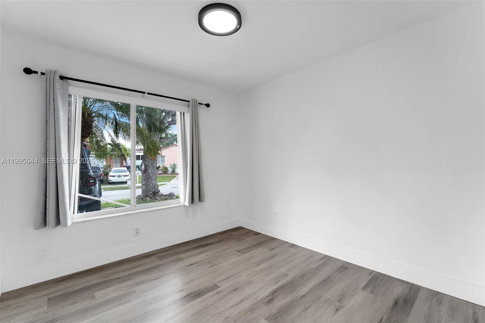 17570 Southwest 142nd Court Miami, FL 33177 - Photo 9 of 26