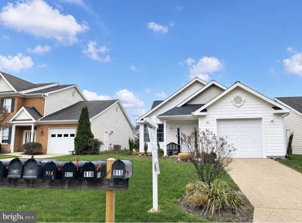 $445,000 | 915 Hickory Circle, La Plata, MD 20646