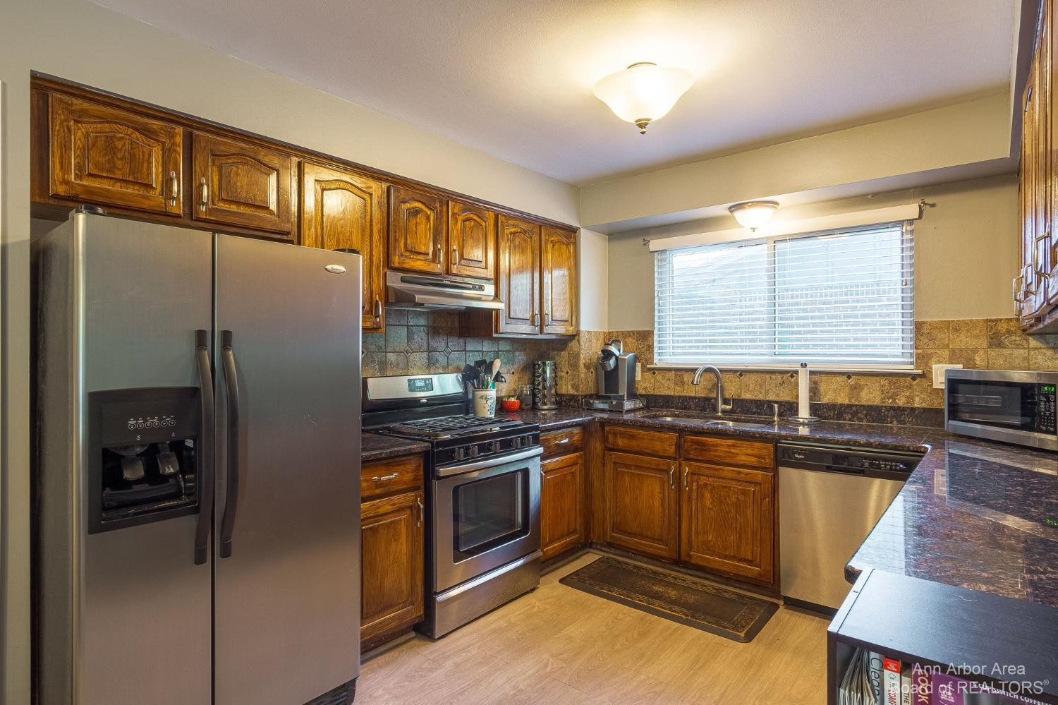 42614 Keystone Canton, MI 48187 - Photo 8 of 33 Photo 8