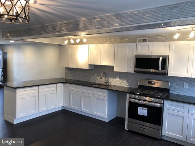 1815 Ashurst Road Philadelphia, PA 19151 - Photo 2 of 28 Gallery Image 2