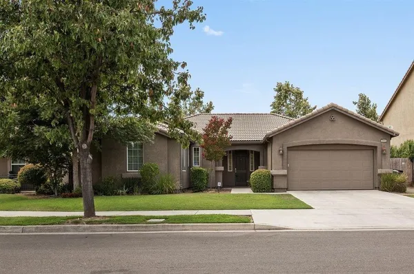 $2,600 | 2313 North Silvervale Street, Visalia, CA 93291