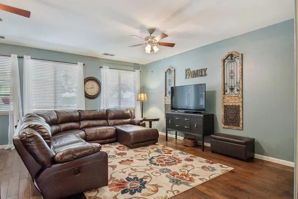 $2,600 | 2313 North Silvervale Street, Visalia, CA 93291