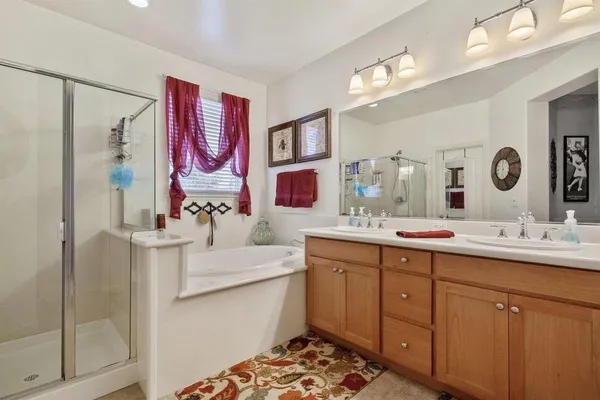 $2,600 | 2313 North Silvervale Street, Visalia, CA 93291