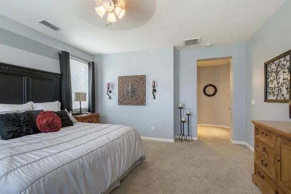 $2,600 | 2313 North Silvervale Street, Visalia, CA 93291