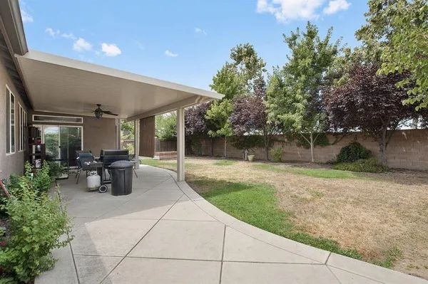 $2,600 | 2313 North Silvervale Street, Visalia, CA 93291
