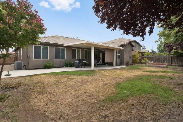 $2,600 | 2313 North Silvervale Street, Visalia, CA 93291