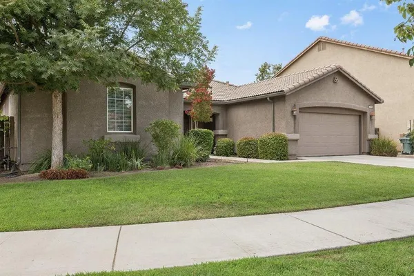 $2,600 | 2313 North Silvervale Street, Visalia, CA 93291