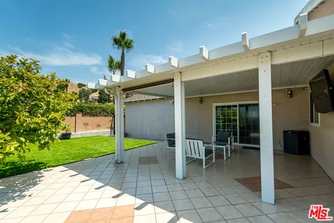$1,399,000 | 8471 Vine Valley Drive, Sun Valley, CA 91352
