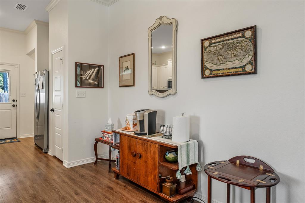 1672 Alamo Xing Road Tyler, TX 75701 - Photo 5 of 25 a room with furniture and a mirror