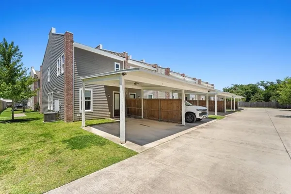 $1,550 | 515 Division Street, Unit 7, Lake Charles, LA 70601