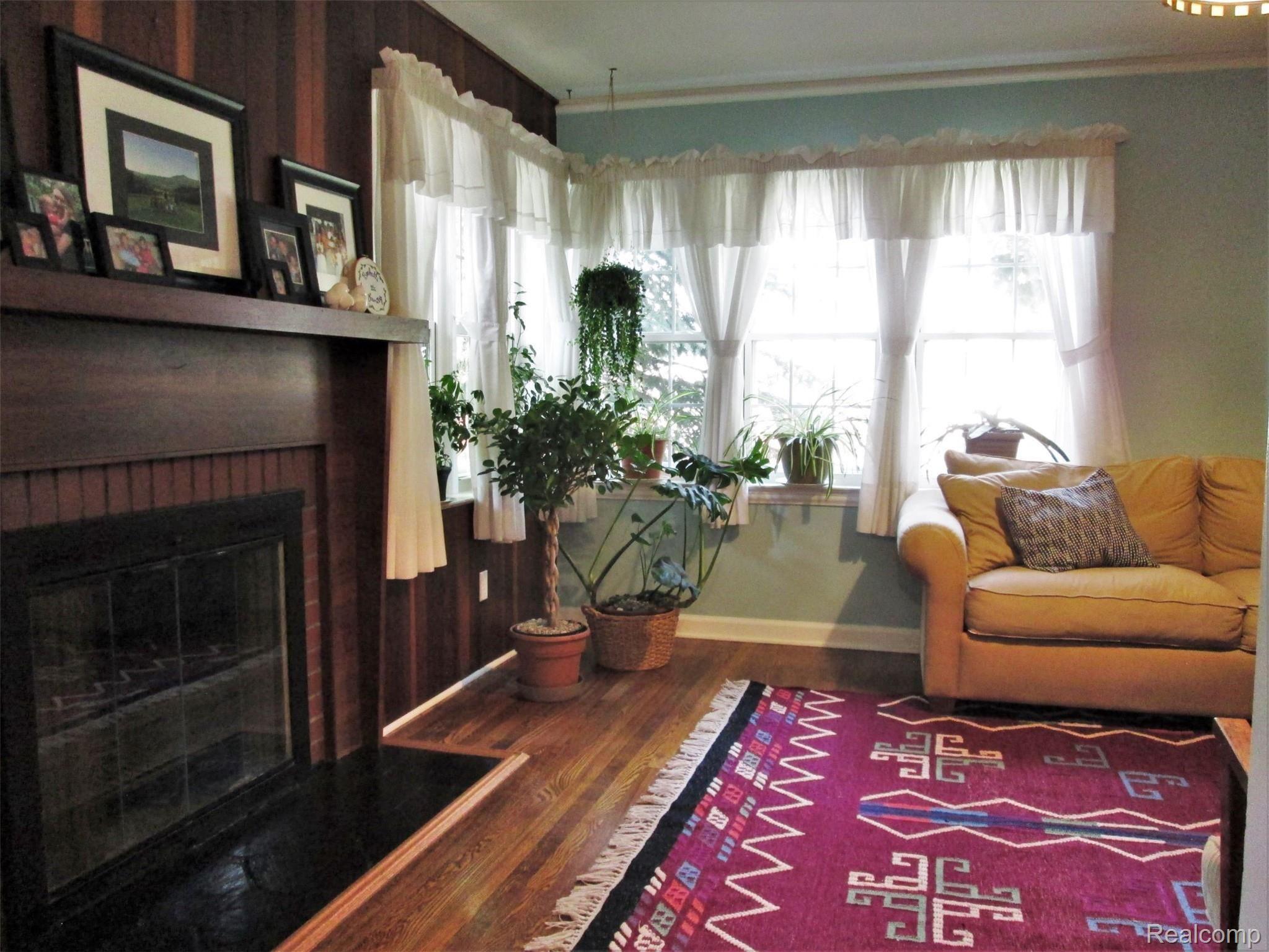 3512 Wakefield Road Berkley, MI 48072 - Photo 14 of 44 wake-lr3.JPG