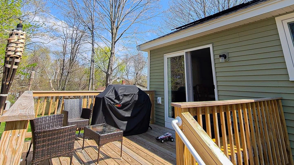 37 Willard Street Ayer, MA 01432 - Photo 5 of 31