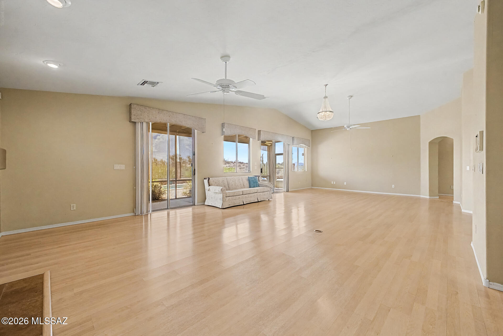 573 West Silvertip Road Oro Valley, AZ 85737 - Photo 8 of 32