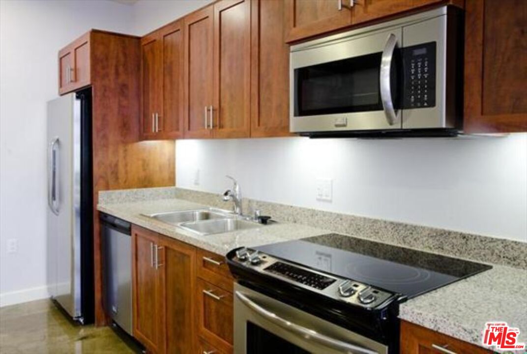 315 West 5th Street, Unit 906 Los Angeles, CA 90013 - Photo 5 of 20