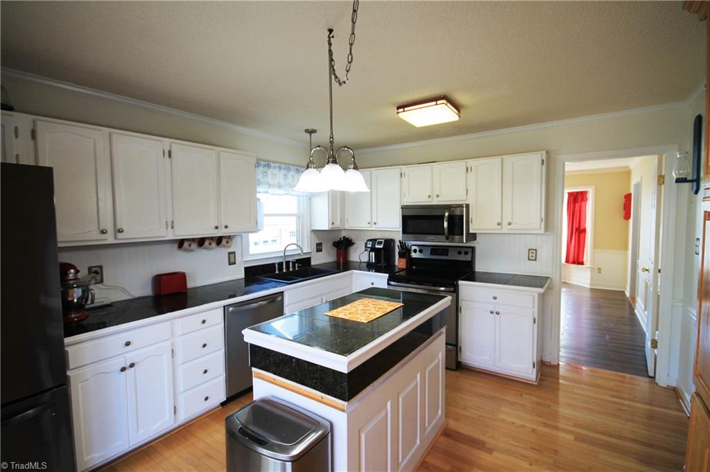 5560 Folkstone Road Pfafftown, NC 27040 - Photo 16 of 44 Gallery Image 16