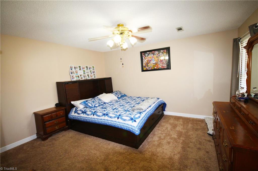 5560 Folkstone Road Pfafftown, NC 27040 - Photo 23 of 44 Gallery Image 23