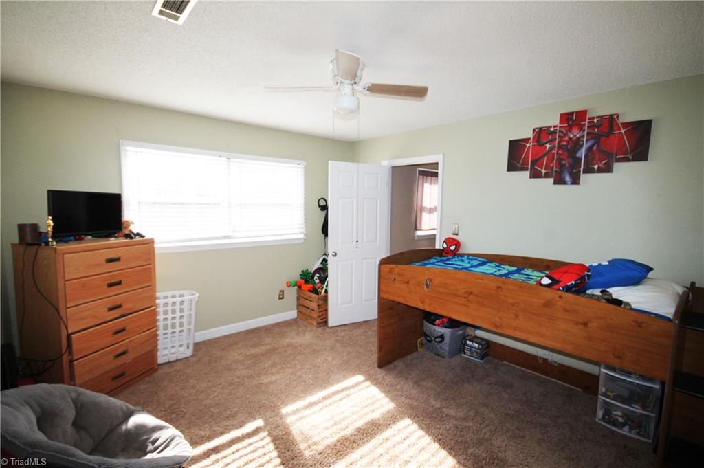 5560 Folkstone Road Pfafftown, NC 27040 - Photo 27 of 44 Gallery Image 27