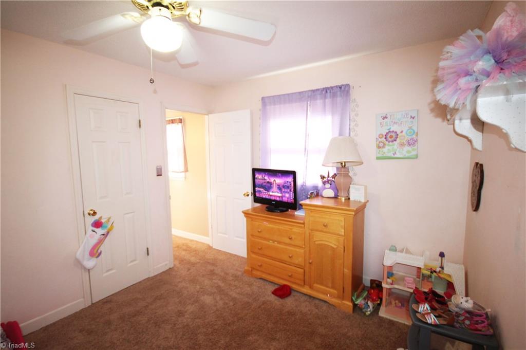 5560 Folkstone Road Pfafftown, NC 27040 - Photo 29 of 44 Gallery Image 29