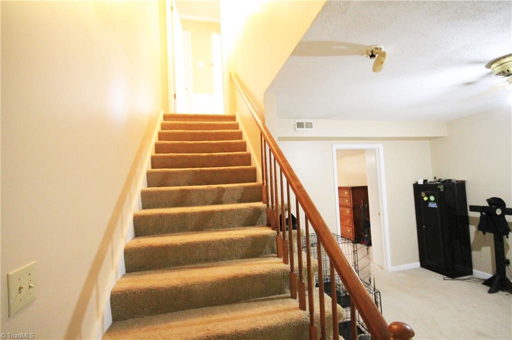 5560 Folkstone Road Pfafftown, NC 27040 - Photo 43 of 44 Gallery Image 43
