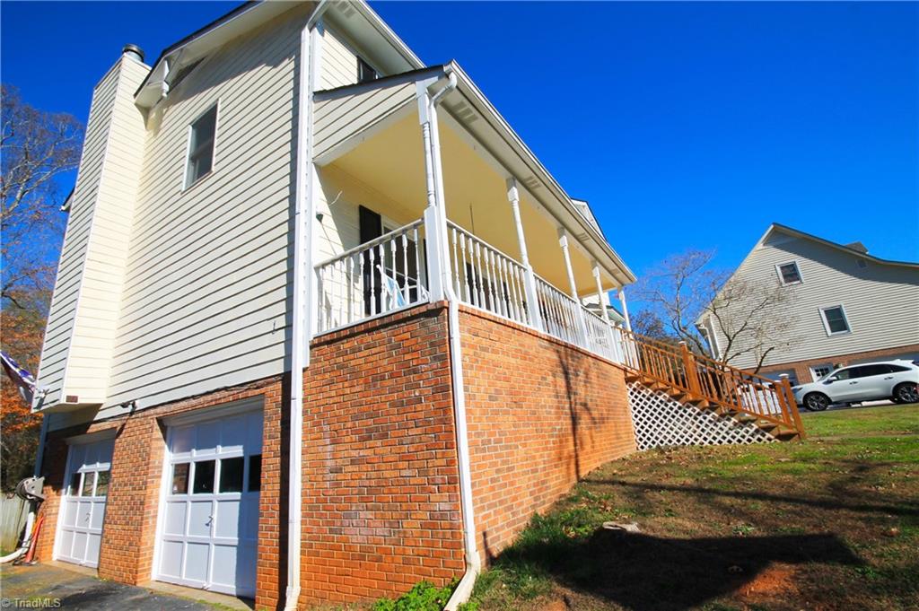 5560 Folkstone Road Pfafftown, NC 27040 - Photo 6 of 44 Gallery Image 6