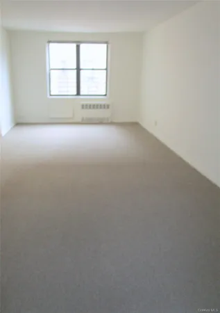 $1,947 | 123 Valentine Lane, Unit 4E, Yonkers, NY 10705