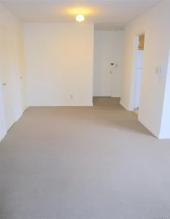 $1,947 | 123 Valentine Lane, Unit 4E, Yonkers, NY 10705