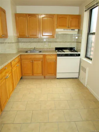 $1,947 | 123 Valentine Lane, Unit 4E, Yonkers, NY 10705