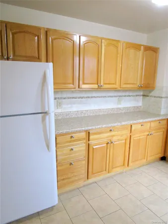 $1,947 | 123 Valentine Lane, Unit 4E, Yonkers, NY 10705