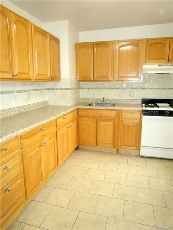$1,947 | 123 Valentine Lane, Unit 4E, Yonkers, NY 10705