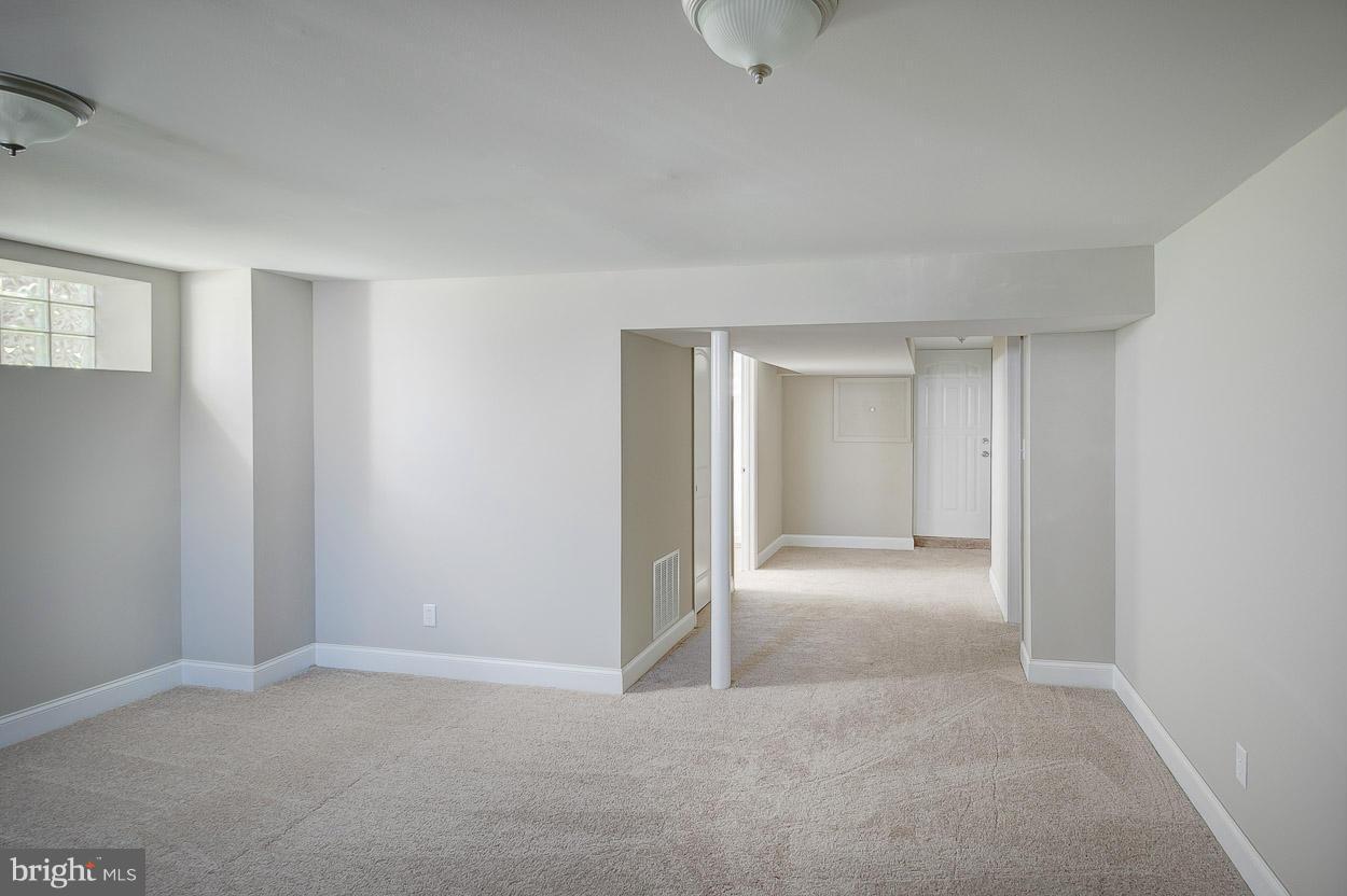 1136 Newfield Road Baltimore, MD 21207 - Photo 23 of 30 Family Room