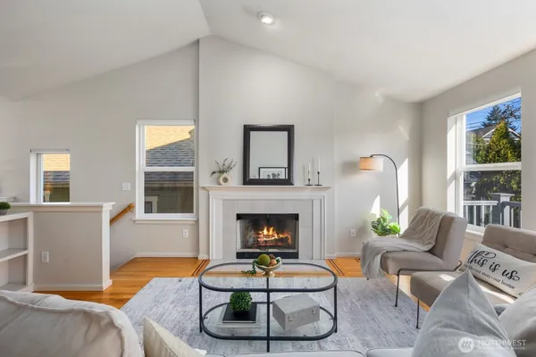 $966,000 | 5121 27th Avenue Northeast, Seattle, WA 98105