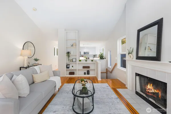 $966,000 | 5121 27th Avenue Northeast, Seattle, WA 98105