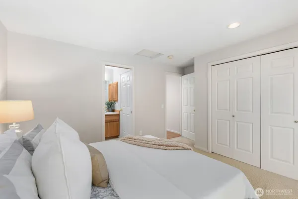 $966,000 | 5121 27th Avenue Northeast, Seattle, WA 98105