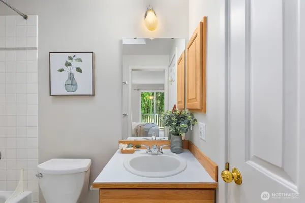 $966,000 | 5121 27th Avenue Northeast, Seattle, WA 98105