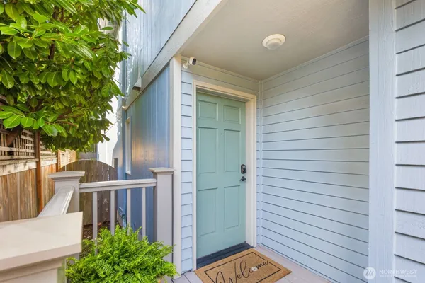 $966,000 | 5121 27th Avenue Northeast, Seattle, WA 98105