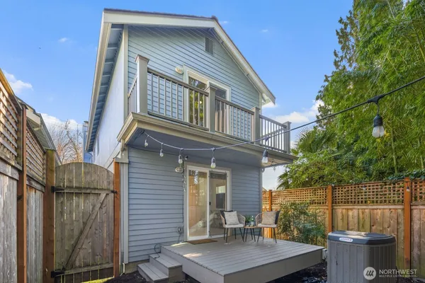 $966,000 | 5121 27th Avenue Northeast, Seattle, WA 98105