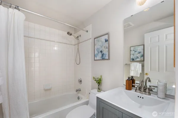 $966,000 | 5121 27th Avenue Northeast, Seattle, WA 98105