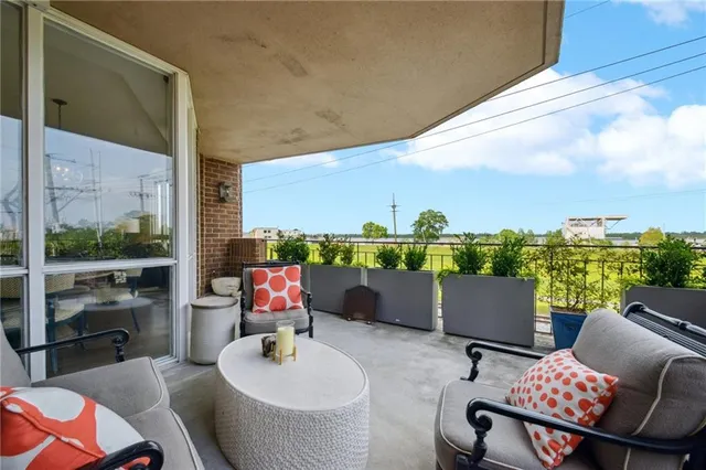 $799,000 | 170 Walnut Street, Unit 2D, New Orleans, LA 70118